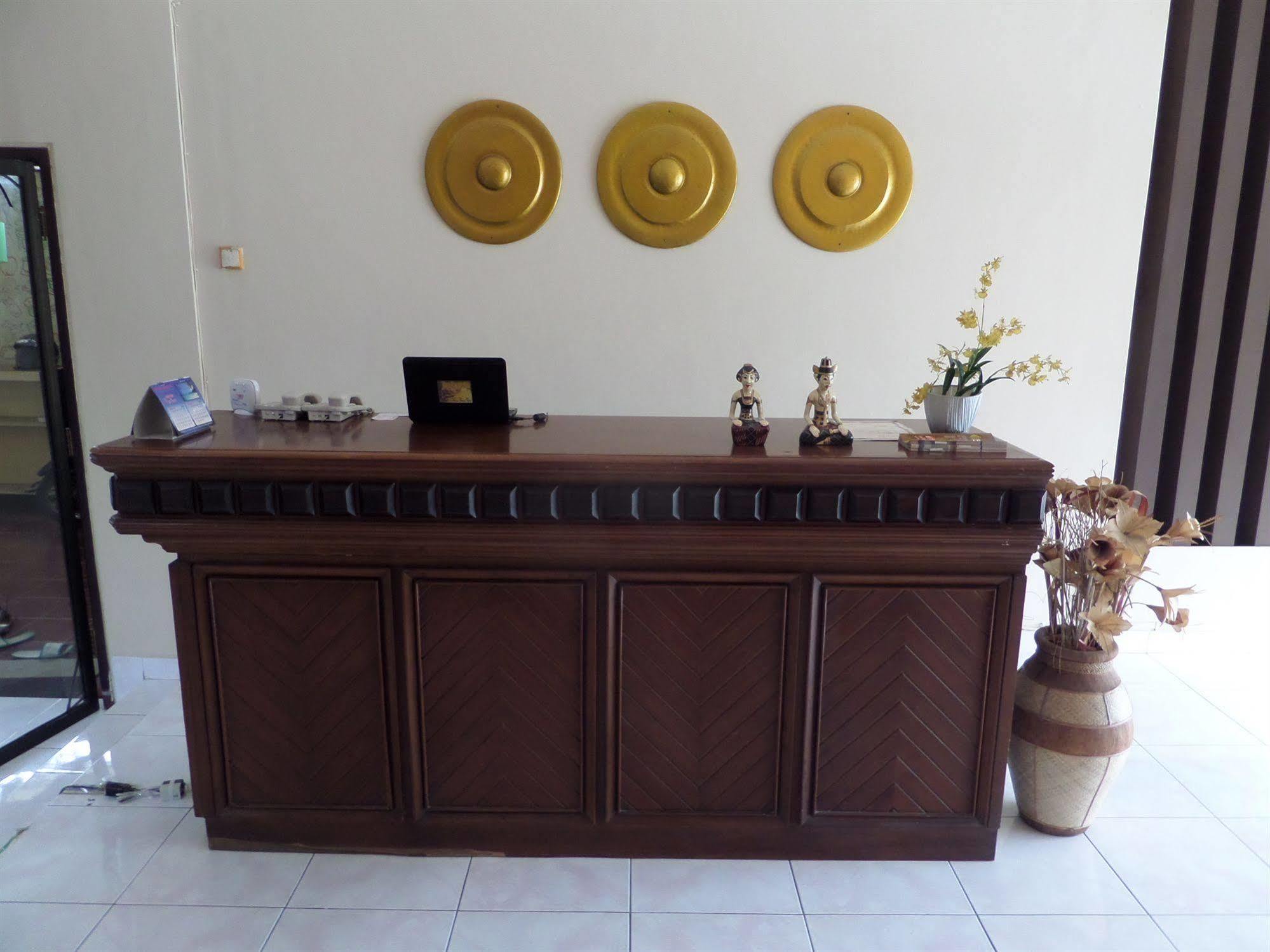 Готель Oyo 201 Emdi House Timoho Джок'якарта Екстер'єр фото