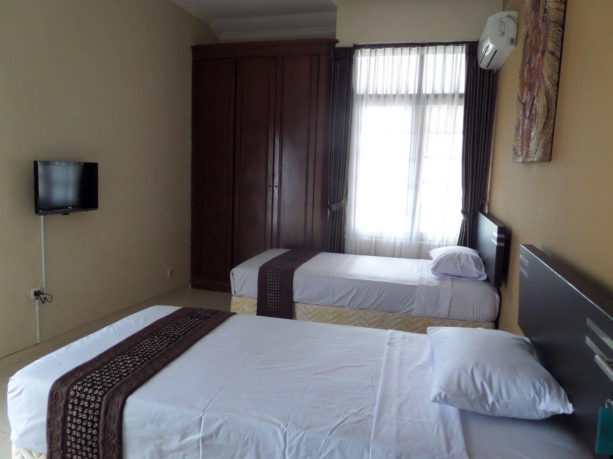 Готель Oyo 201 Emdi House Timoho Джок'якарта Екстер'єр фото