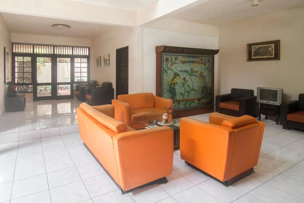 Готель Oyo 201 Emdi House Timoho Джок'якарта Екстер'єр фото