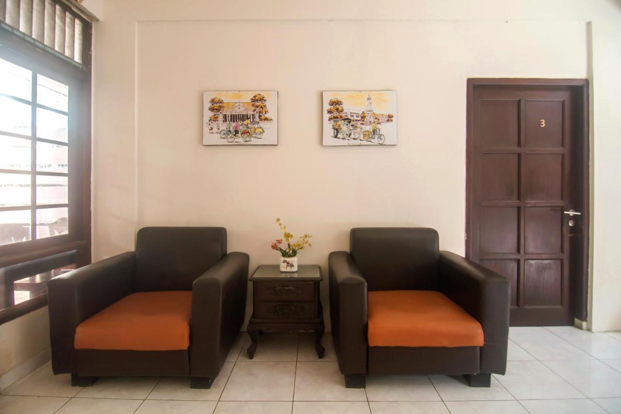 Готель Oyo 201 Emdi House Timoho Джок'якарта Екстер'єр фото